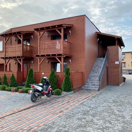 Klinkierowa Rezydencja Hnězdno Exteriér fotografie
