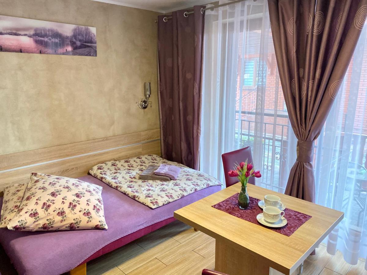Klinkierowa Rezydencja Hnězdno Exteriér fotografie